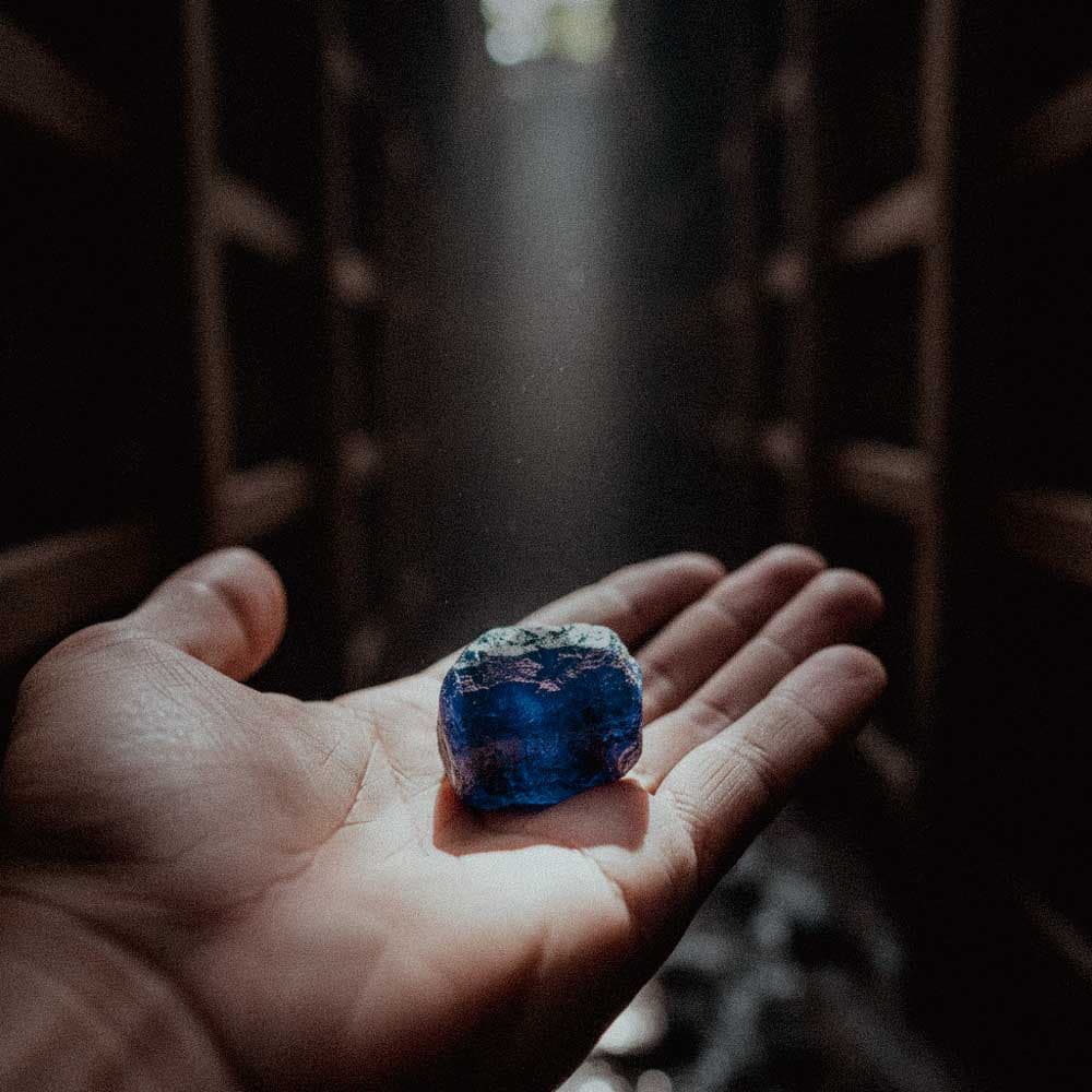 Precious gemstone revealed - JOALYS origin in Sri Lanka